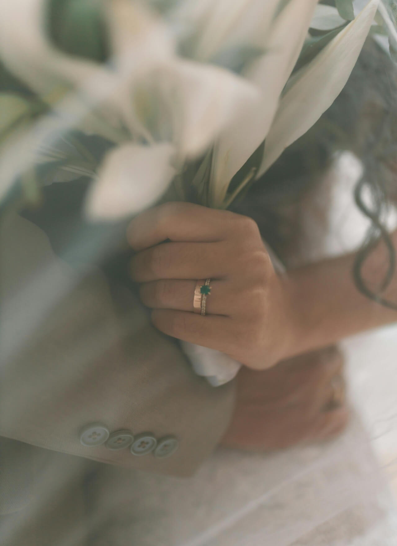 花束を持つ花嫁